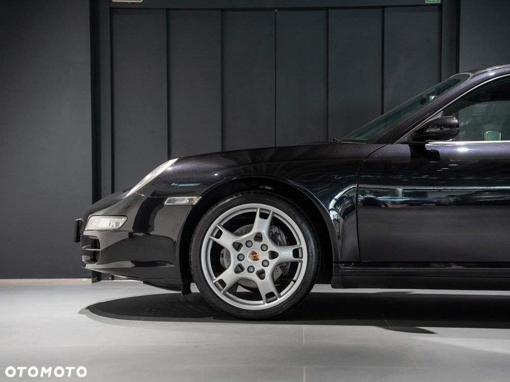Porsche 911 Carrera 4 Tiptronic S - 8