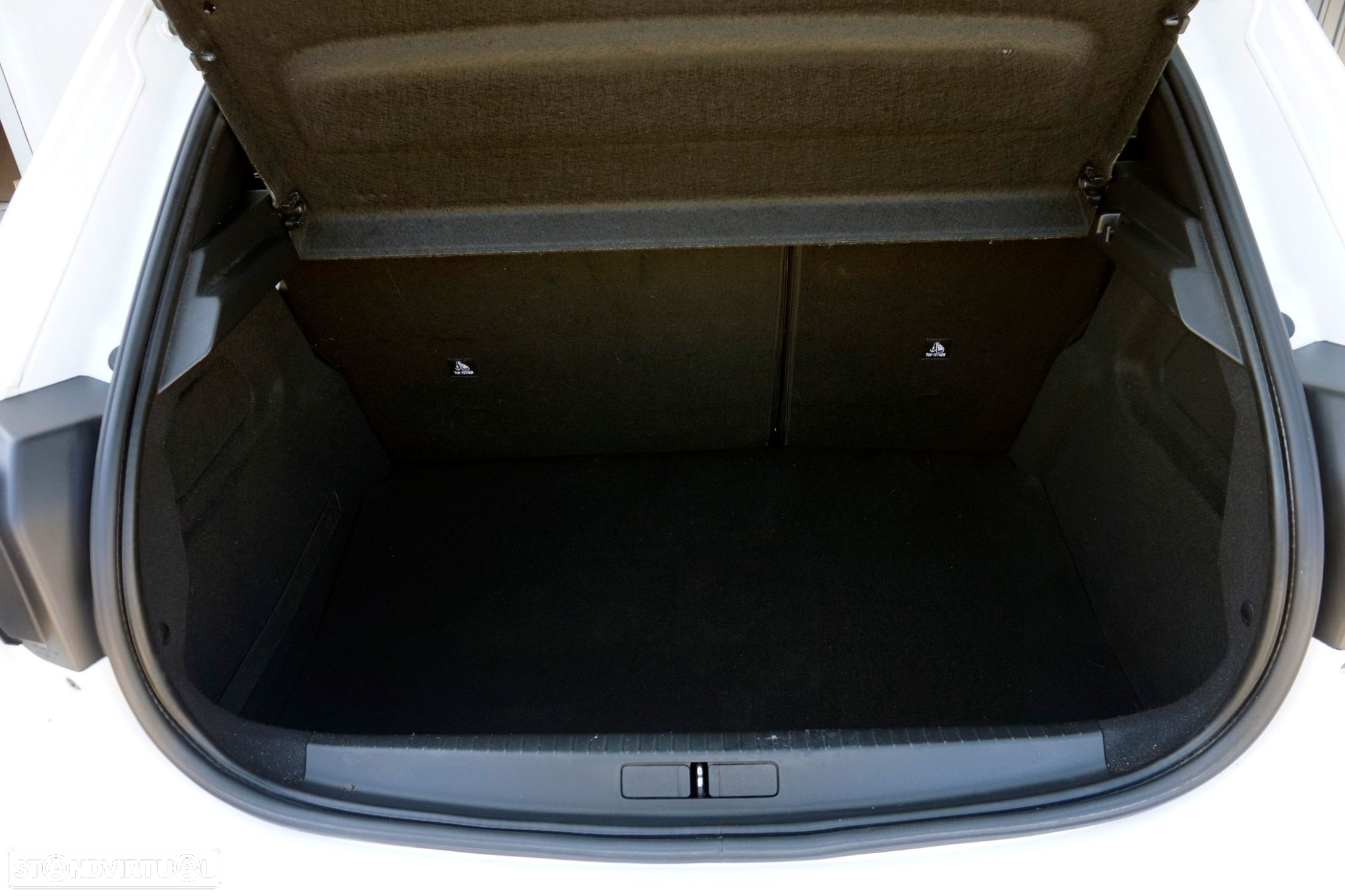 Peugeot 208 1.2 PureTech Active - 23