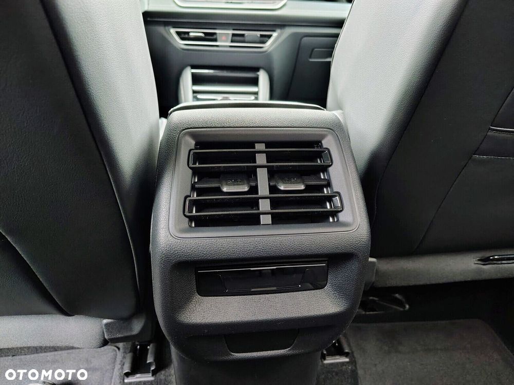 Volkswagen Tiguan 1.5 eTSI Elegance DSG - 20