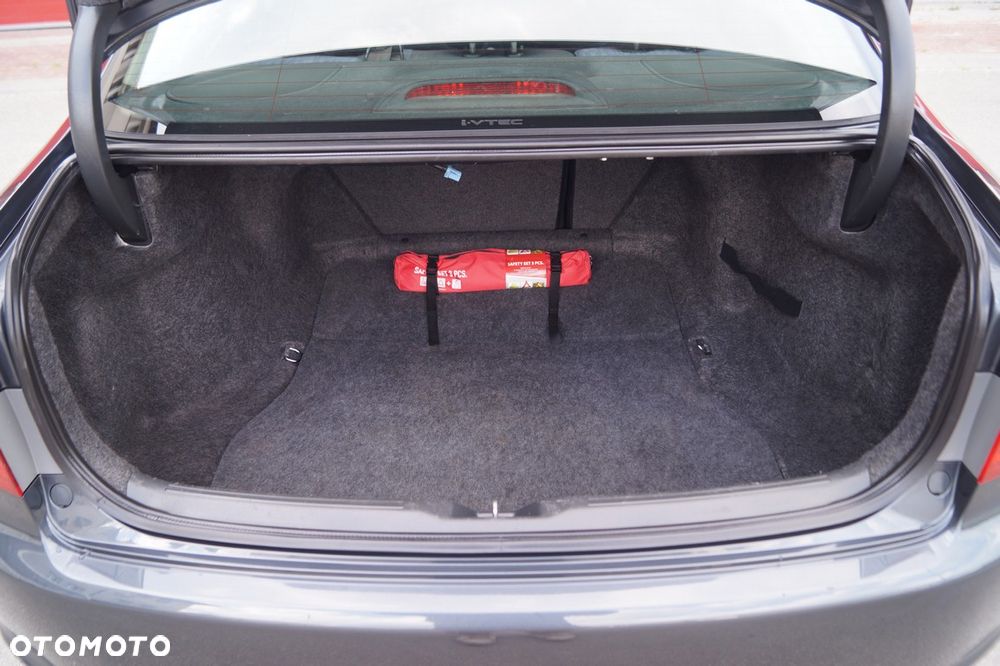 Honda Accord 2.0 i Sport - 32