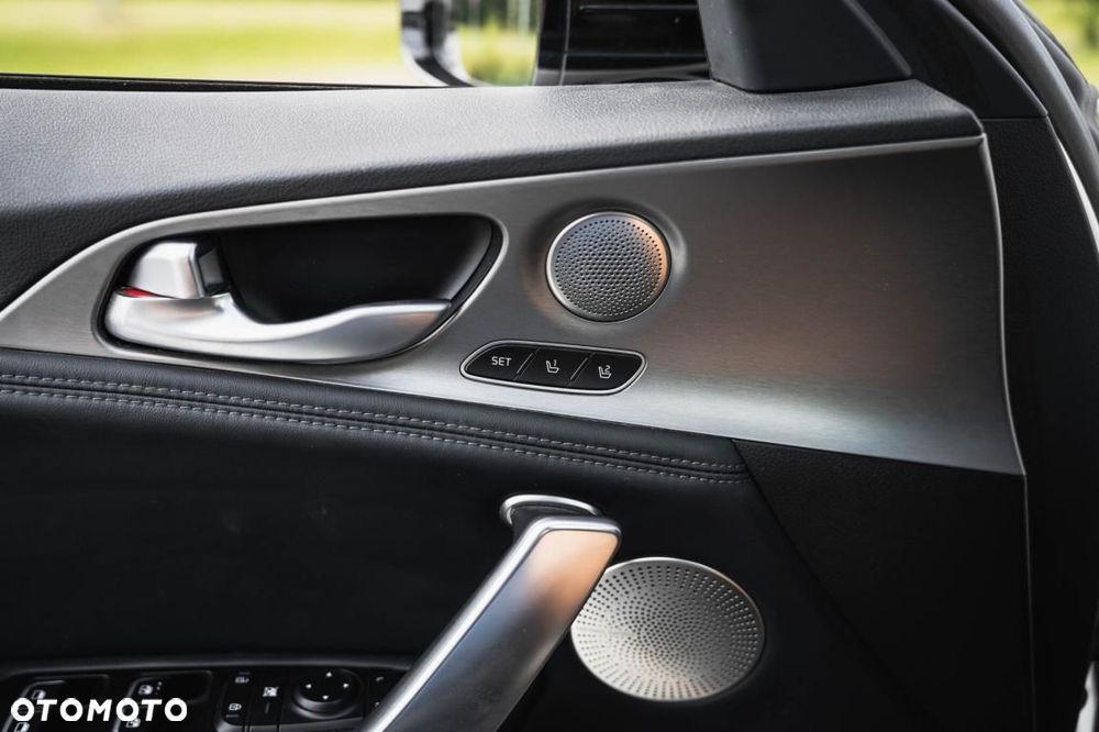 Kia Stinger - 27