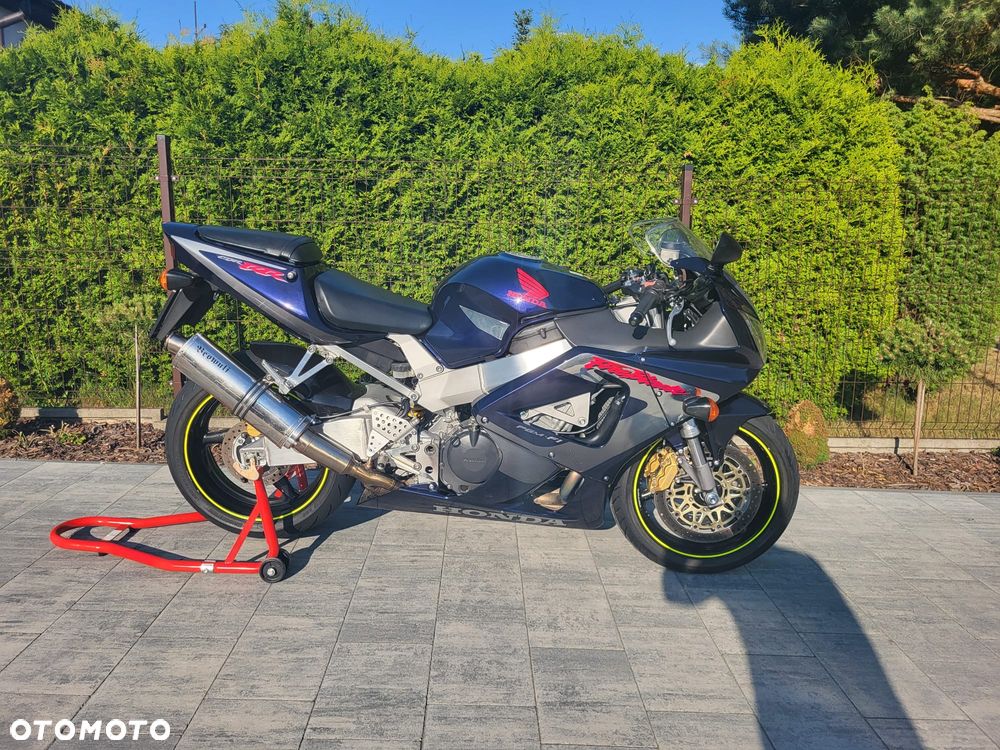 Honda CBR - 1