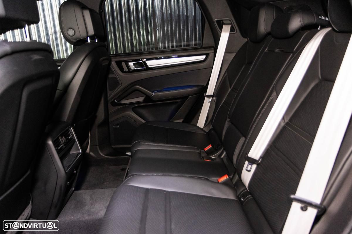 Porsche Cayenne E-Hybrid Tiptronic S Platinum Edition - 41