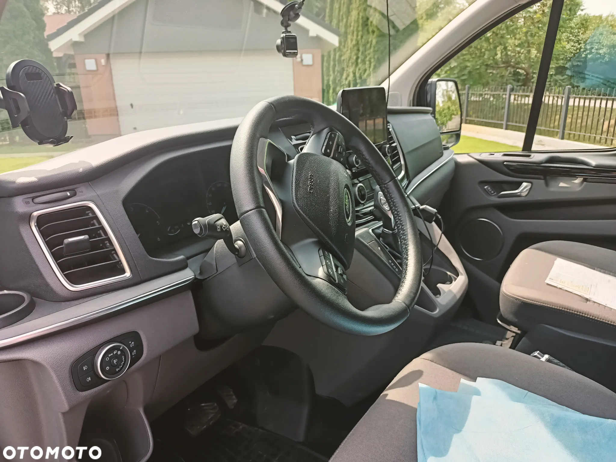 Ford Tourneo Custom - 19