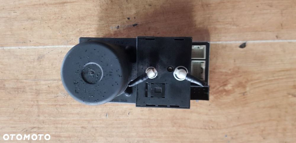 AUDI A3 A4 POMPKA CENTRALNEGO ZAMKA 8L0962257 - 1