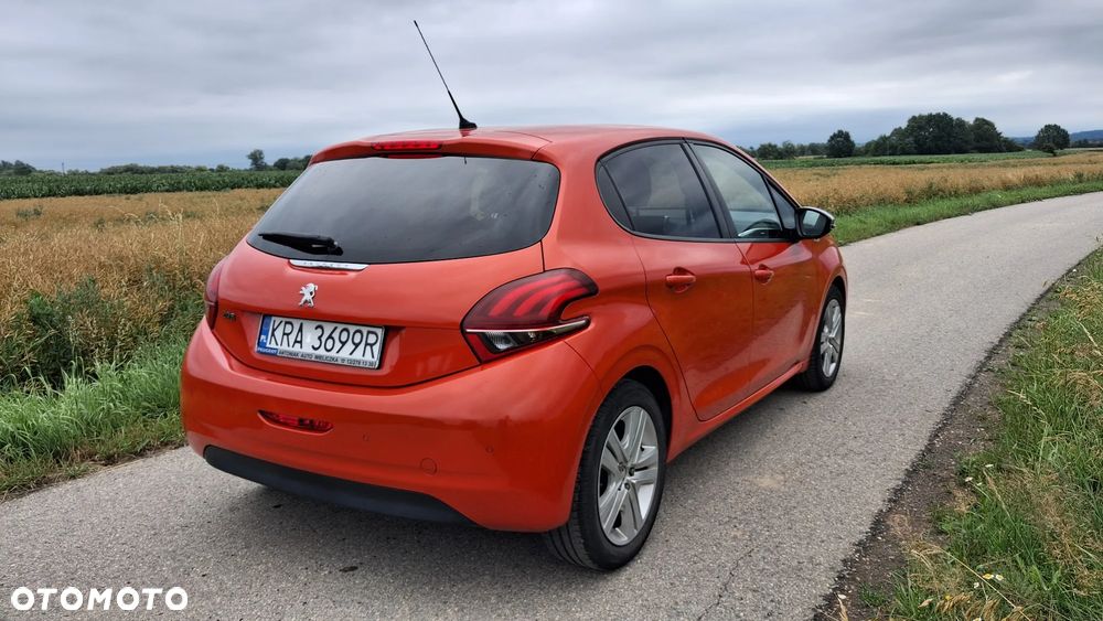 Peugeot 208 1.2 PureTech Style - 21