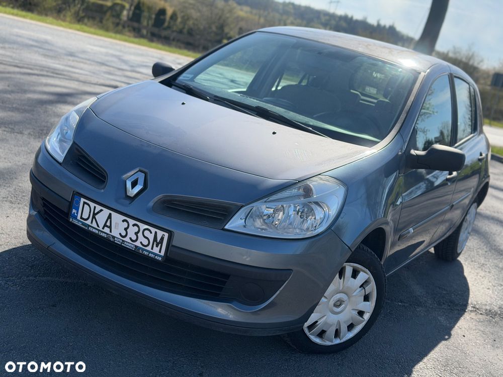 Renault Clio 1.2 16V Confort Authentique - 1