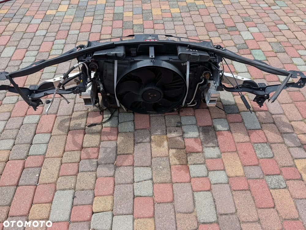 ZDERZAK PAS PRZEDNI MASKA PRZÓD MERCEDES E-KLASA W212 2.2 CDI 775 - 12