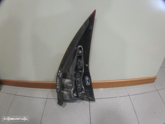 Farol Tras Stop3159 RENAULT MEGANE 2 2003 1.5DCI 80CV 5P CINZA ESQ ORIGINAL Danificado - 3