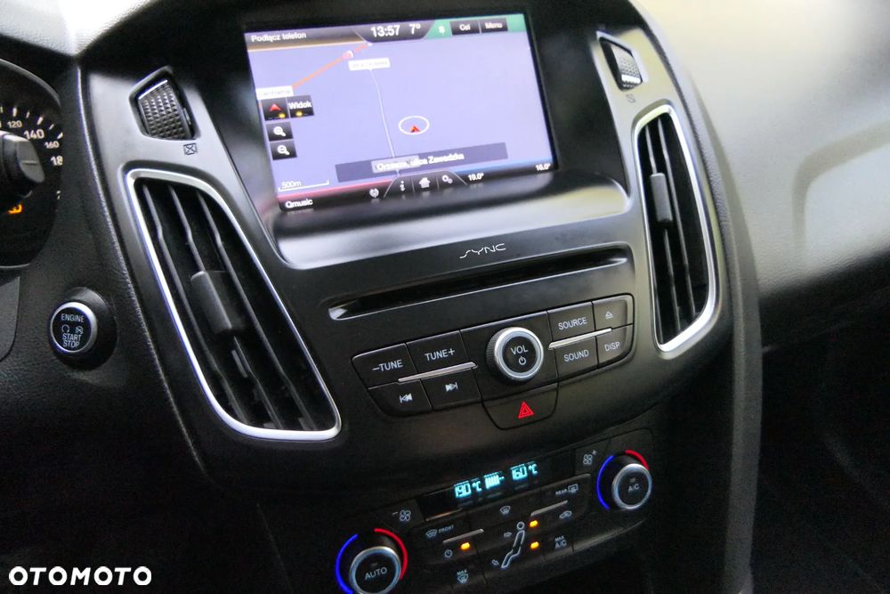 Ford Focus ver-turnier-1-5-ecoblue-start--stopp--system-titanium-style - 28