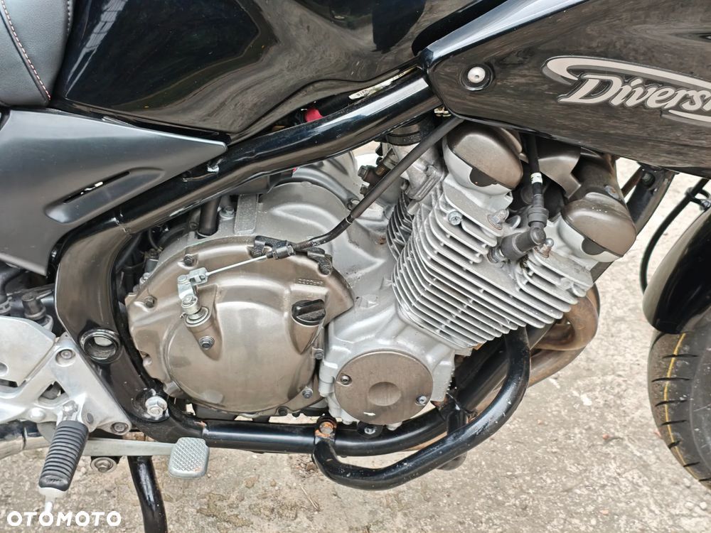 Yamaha XJ - 12