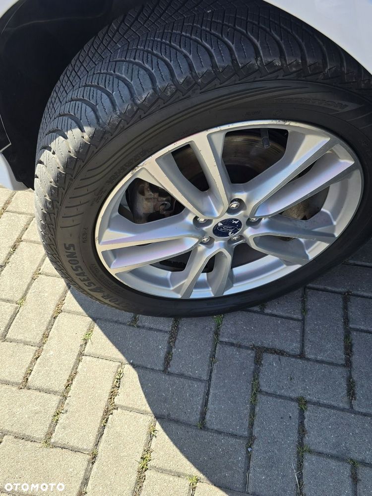 Ford Kuga - 32