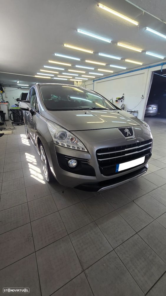 Peugeot 3008 2.0 HDi Hybrid4 - 2