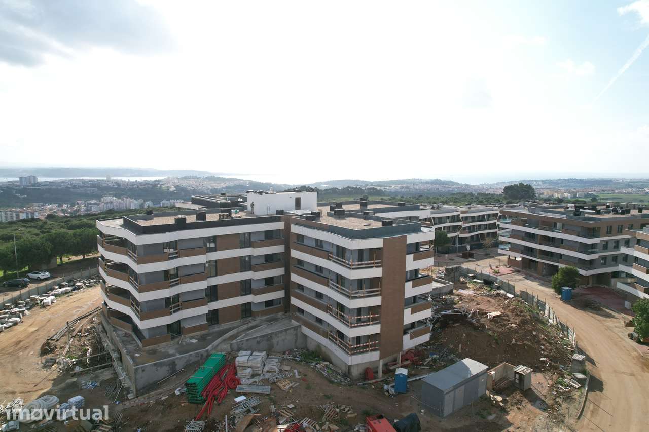 Apartamento T3 – Condomínio Privado | Serra de Carnaxide - Grande imagem: 2/6