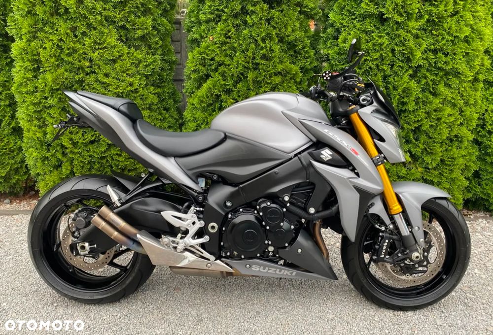 Suzuki GSX - 2