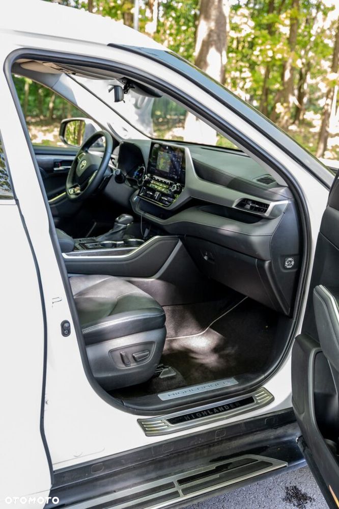 Toyota Highlander 2.5 Hybrid Executive - 26