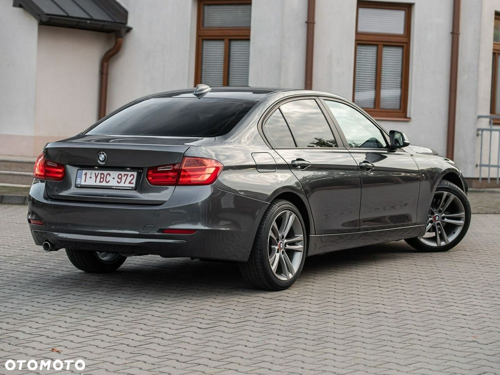 BMW Seria 3 320d Sport Line - 17