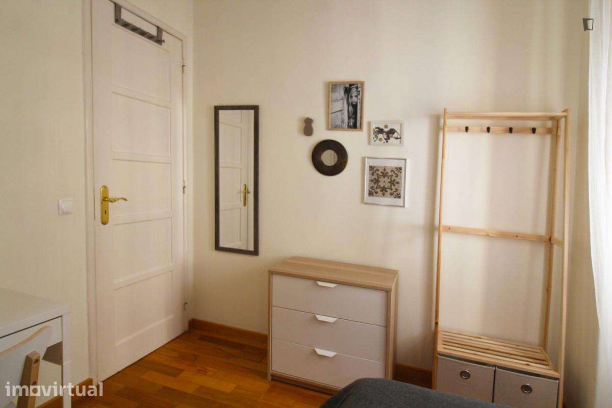 Quarto - localizado em Alameda Lisbon - Grande imagem: 5/14