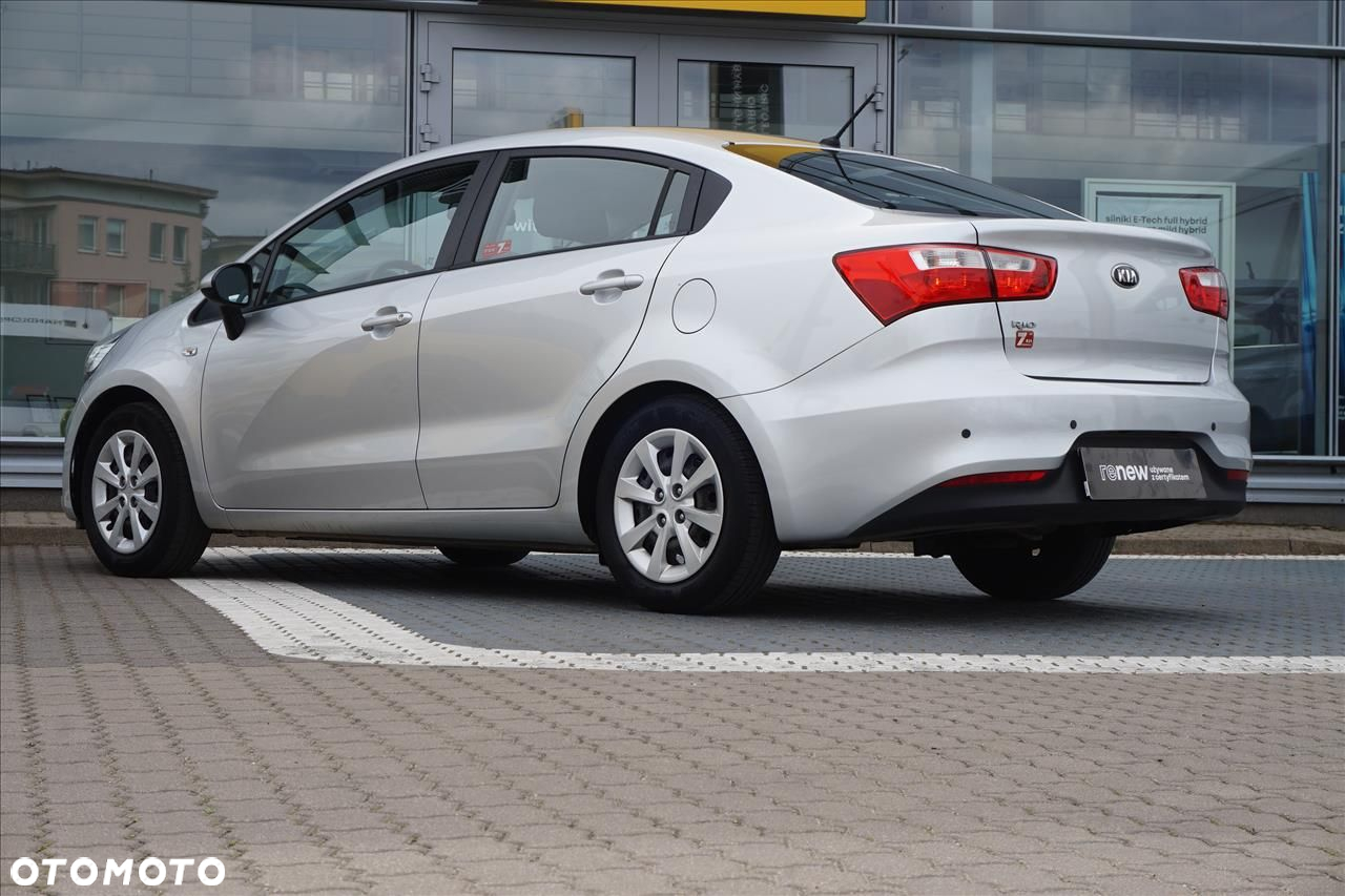 Kia Rio 1.4 L - 4
