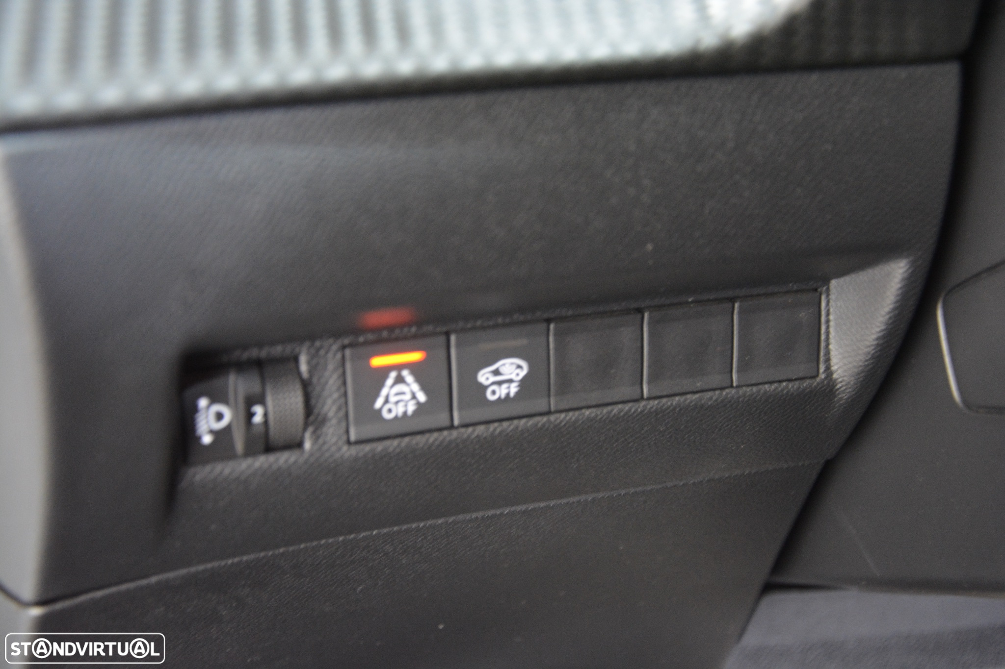Peugeot e-2008 50 kWh Allure Pack - 34
