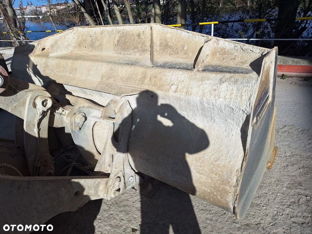 Volvo L 120 H 4X4 - 40