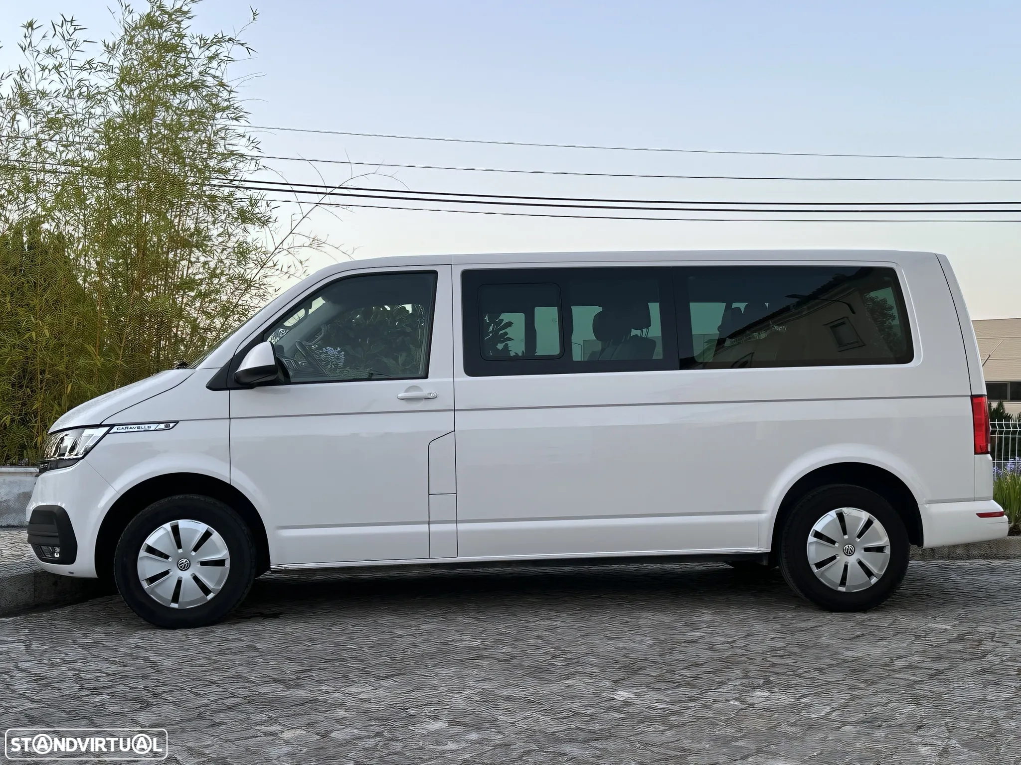 VW Caravelle 2.0 TDi BM Longa Comfortline - 4