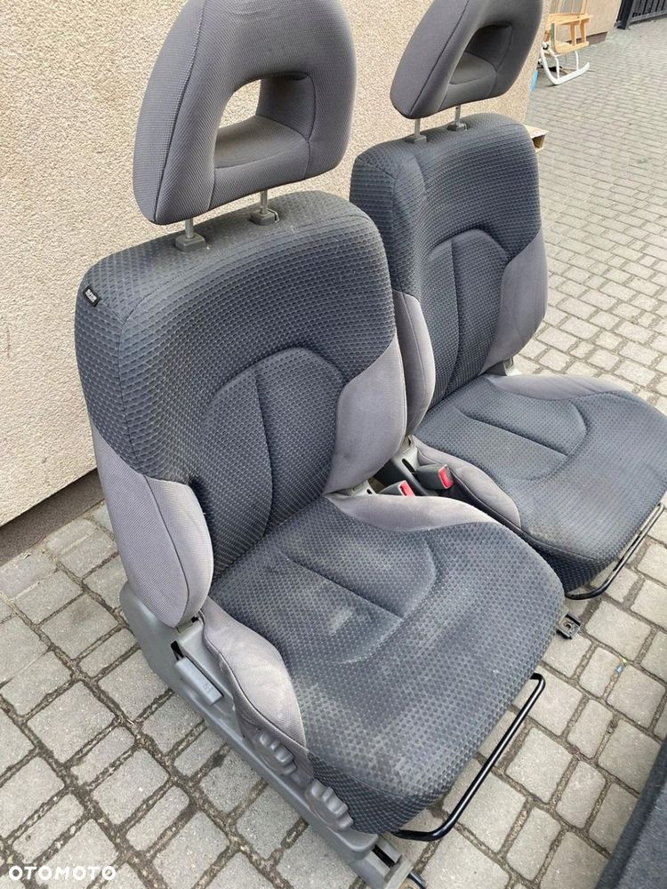 Mitsubishi Pajero 2004 3 drzwi Komplet Foteli - 4