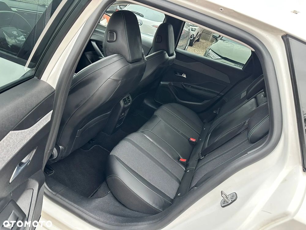 Peugeot 308 BlueHDi 130 EAT8 Allure - 19