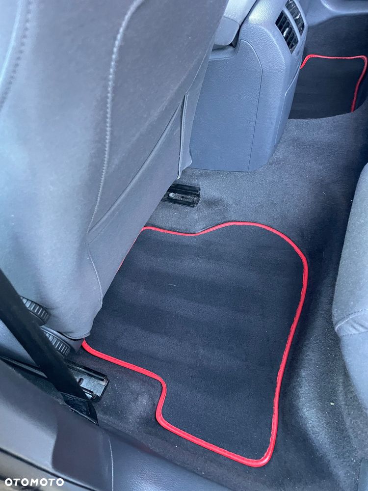 Volkswagen Golf - 27