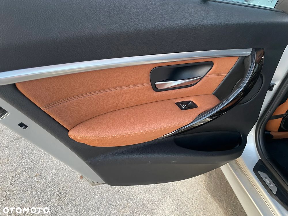 BMW Seria 3 330d xDrive Sport-Aut Luxury Line - 16