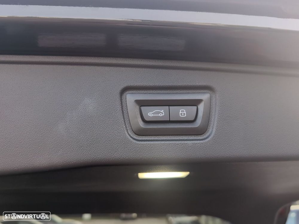 BMW 530 e Pack Desportivo M - 16