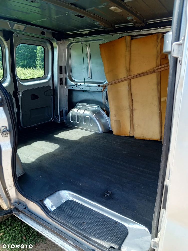 Opel Vivaro - 8