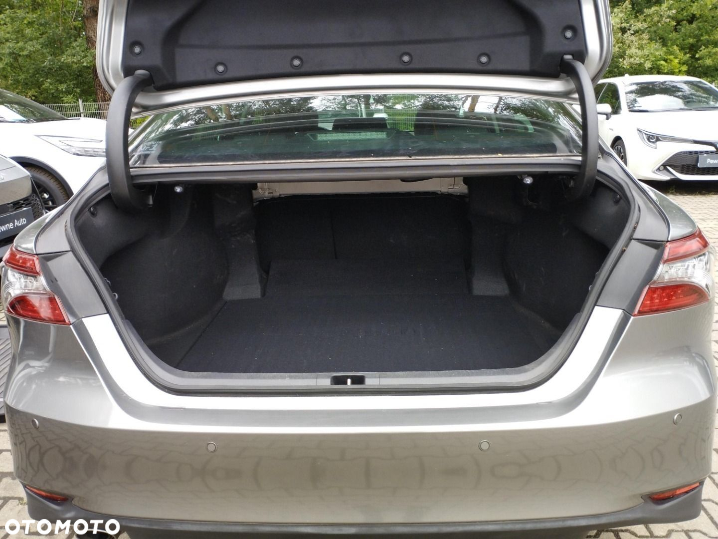 Toyota Camry - 27