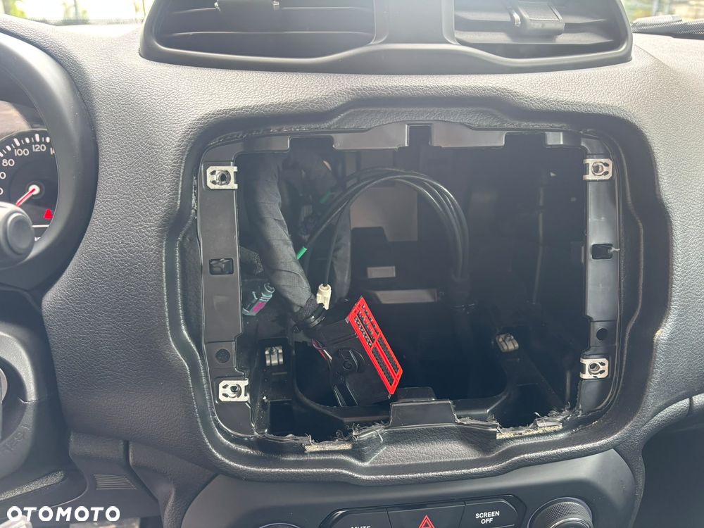 Jeep Renegade 1.5 GSE T4 48V e-Hybrid Automatik Longitude - 14