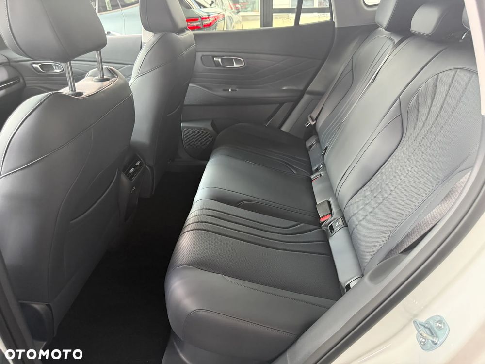 Geely Starray EM-i 1.5 PHEV Pro - 34