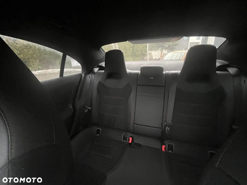 Mercedes-Benz CLA 250 4Matic 8G-DCT AMG Line Advanced Plus - 37