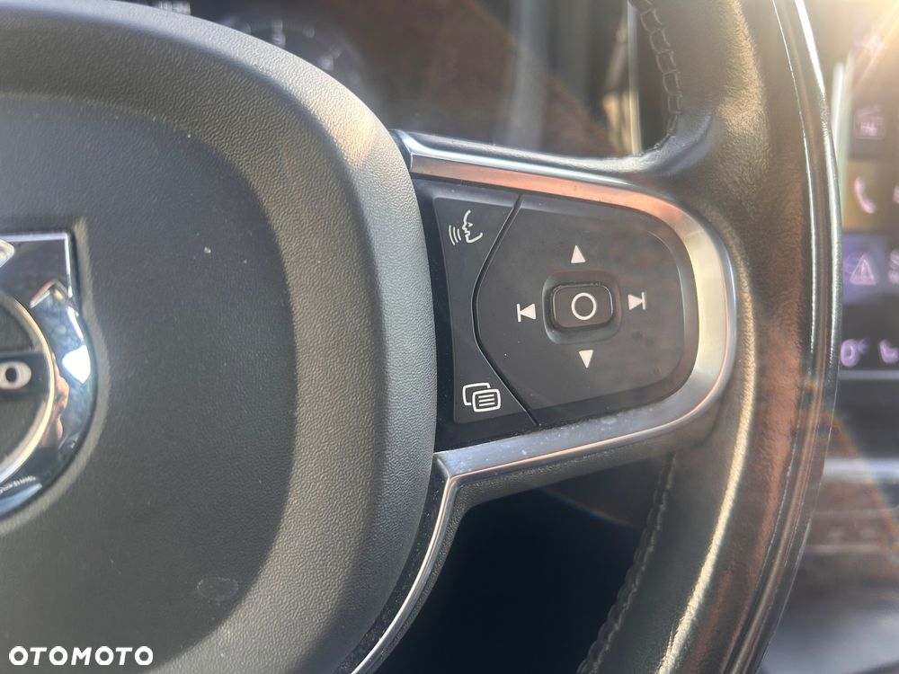 Volvo XC 60 D4 Momentum - 17