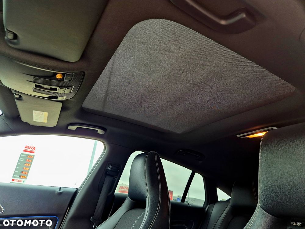 Mercedes-Benz CLA 180 7G-DCT - 22