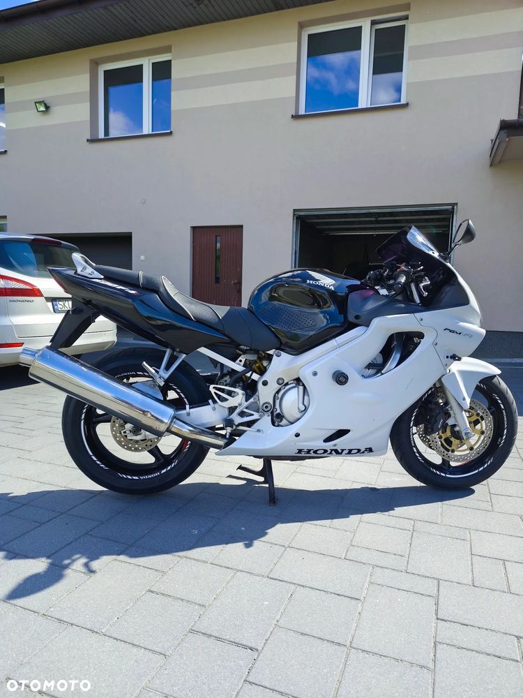 Honda CBR - 3