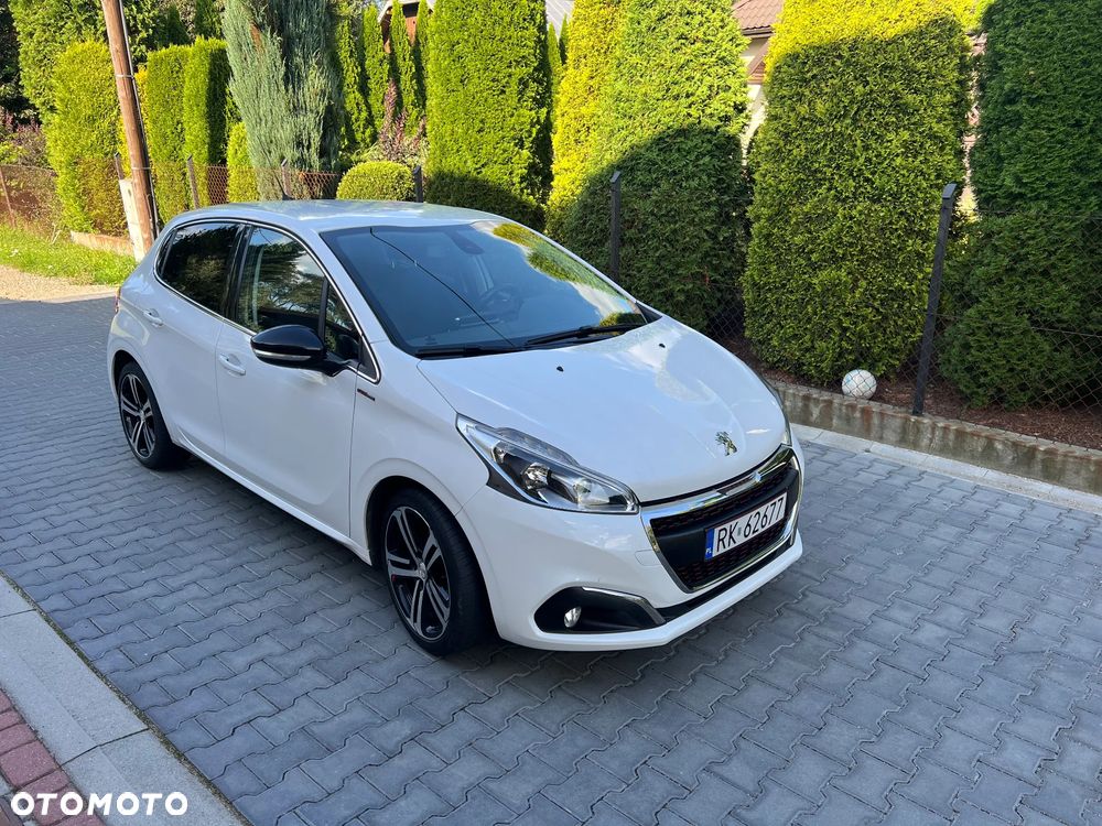 Peugeot 208 - 1