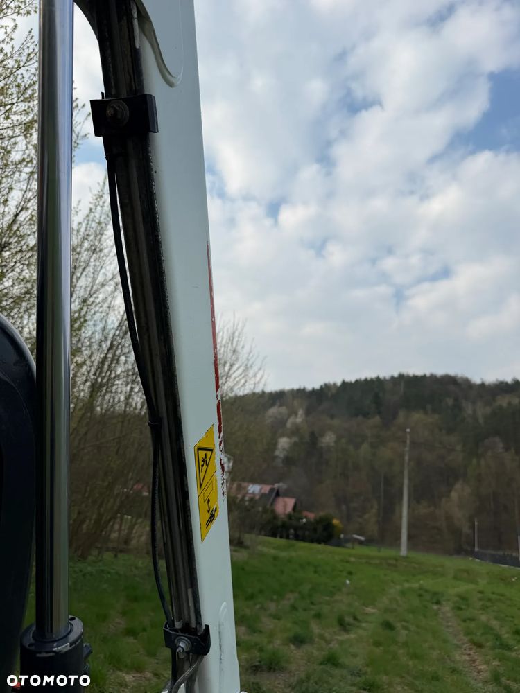 Bobcat S450 ładowarka 4x4 wózek terenowy. Łyżka. Pełne sterowanie z dżojstika jazda i praca. Aktualne serwisy DEKRA 2026r. Dokumentacja Pełna. Silnik Kubota 4cyl 55km. Maszyna Jak Nowa z Salonu! Pochodzi z Norweskiego Gospodarstwa! 2019 rok 1880 mtg! Zero luzów i wycieków. Bardzo mocna i wydajna maszyna o małych gabarytach! Idealna do stajni oraz Budownictwa. OKAZJA TANIO 3 wyjścia Hydrauliczne pod urządzenia!! - 20