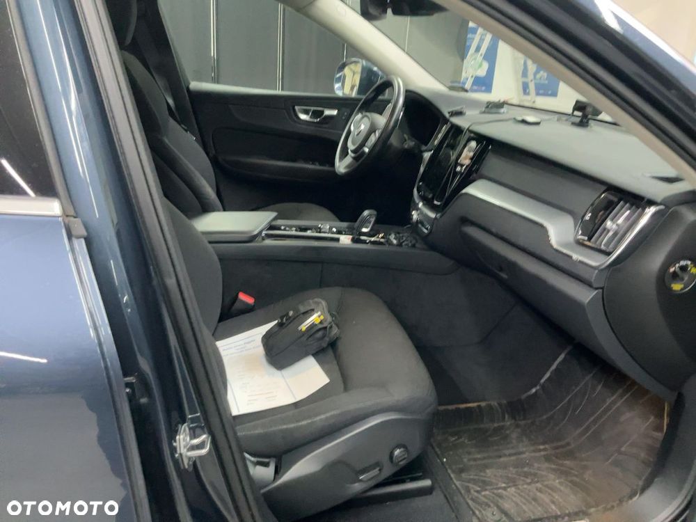 Volvo XC 60 B4 D AWD Momentum Pro - 5