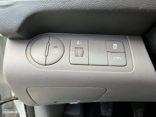 Hyundai H-1 2.5 CRDi 6L - 18