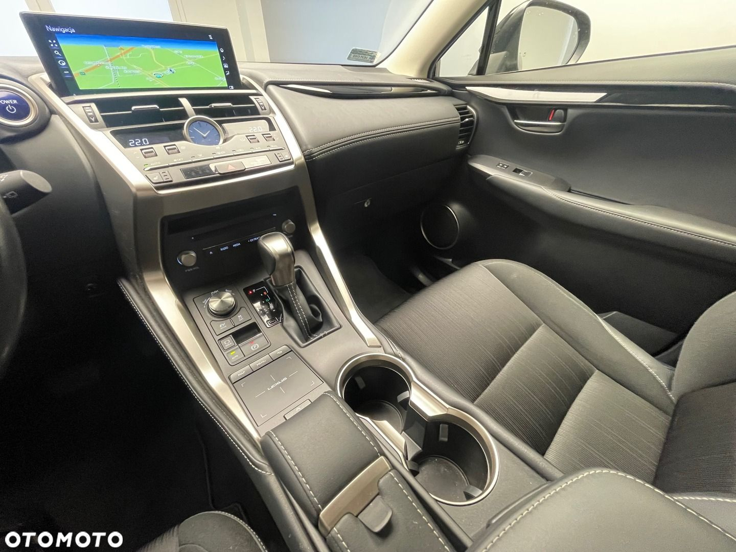 Lexus NX - 7