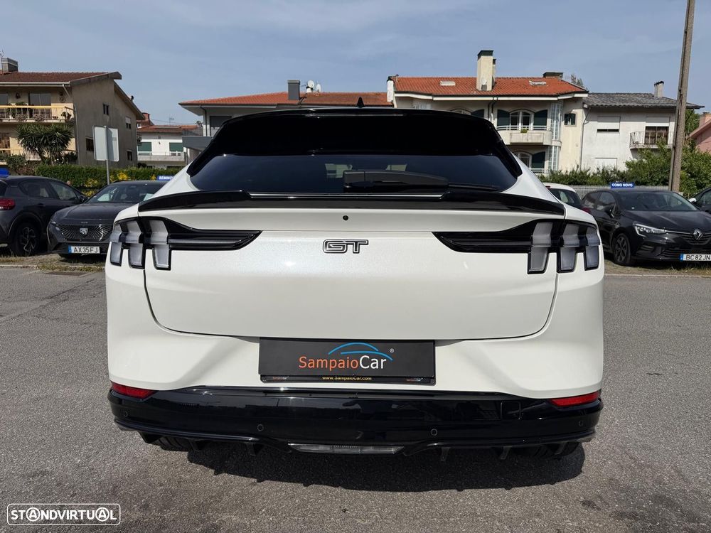 Ford Mustang Mach-E - 14