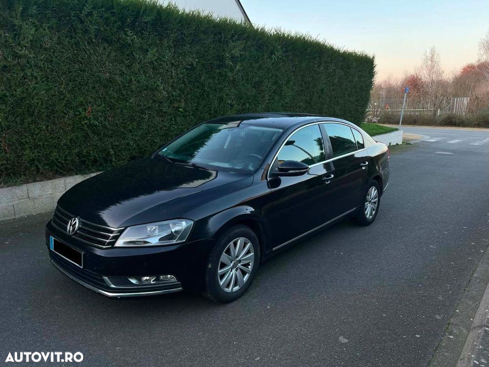 Volkswagen Passat - 1