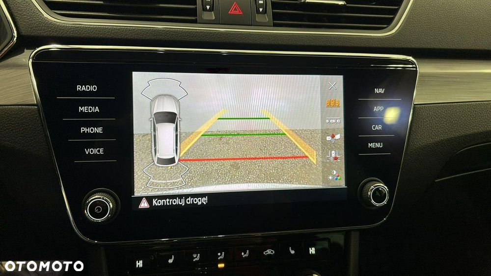 Skoda Superb 2.0 TDI SCR Style DSG - 20