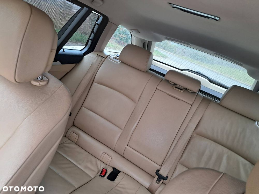 BMW Seria 5 520d Luxury Line - 11