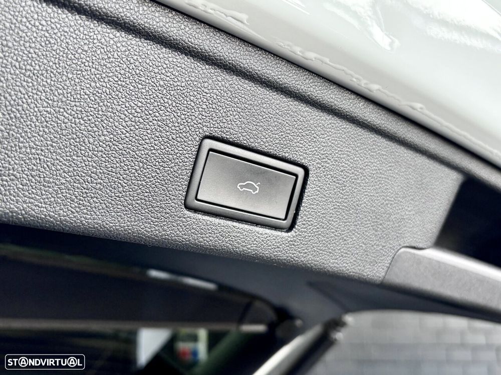 VW Touareg 3.0 V6 e-Hybrid 4Motion Aut. Elegance - 28