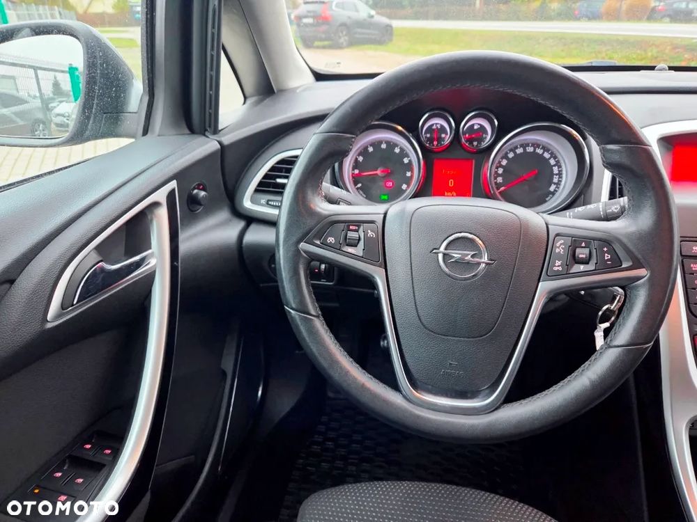 Opel Astra IV 1.4 T Cosmo - 31